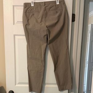 Vineyard Vines Men's Chino Pants in Khaki